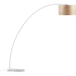 Kave Home - Staande lamp Juhe met essenfineer, goudkleurig metaal en zwart marmer