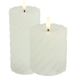 LED kaarsen/stompkaarsen set - 2x - wit - H8, H12,5 cm - swirl - LED kaarsen