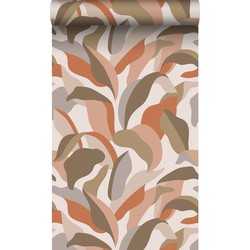 Origin Wallcoverings eco-texture vliesbehang tropische bladeren terracotta, roze en beige - 50 x 900 cm - 347880