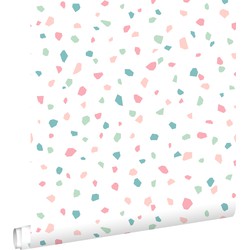 ESTAhome behang terrazzo wit, roze en groen - 0,53 x 10,05 m - 139304