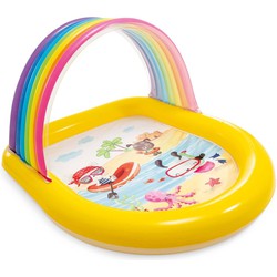 Regenboog zwembad met watersproeiers