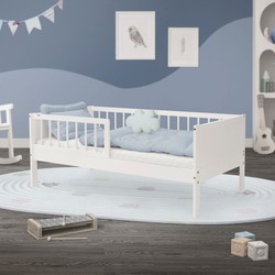 Kinderbed 70x140 cm met lattenbodem en uitvalbeveiliging wit grenenhout ML design