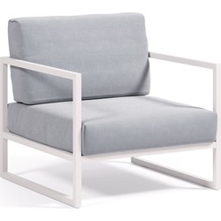 Kave Home - Comova fauteuil voor buiten in blauw en wit aluminium