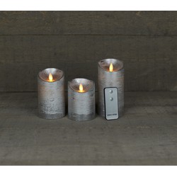 Batterijverlichting 3 stuks kaars wax rustiek bewegende vlam 7,5 x 10/12,5/15 cm zilver met afstandsbediening - Anna's Collection