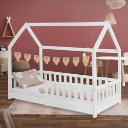 Kinderbed Huisbed 80x160 cm wit gemaakt van dennenhout met uitvalbeschermend dak en lattenbodem Houten bed ML design