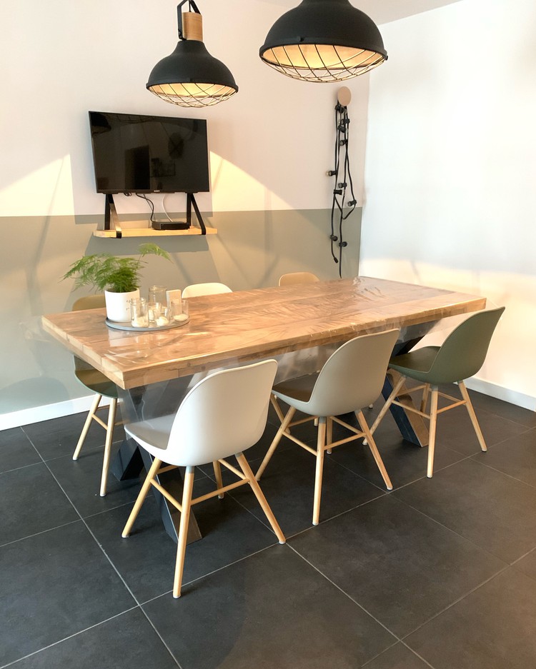 karton Prestige Nieuwsgierigheid Tips om verschillende eetkamerstoelen met elkaar te combineren | HomeDeco.nl