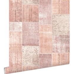 ESTAhome behang Marrakech kelim patchwork tapijt perzik oranje roze - 53 cm x 10,05 m - 148651