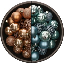 74x stuks kunststof kerstballen mix van camel bruin en ijsblauw 6 cm - Kerstbal