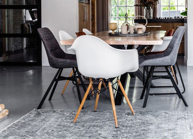 Budgetfinds: vintage vloerkleden, eetkamerstoelen & meer!
