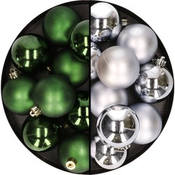 24x stuks kunststof kerstballen mix van zilver en donkergroen 6 cm - Kerstbal
