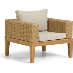 Kave Home - Giana fauteuil in massief acaciahout en rotan FSC 100%