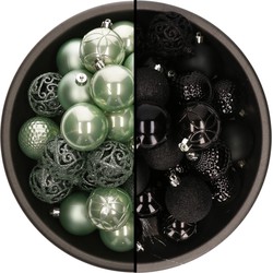 74x stuks kunststof kerstballen mix zwart en mintgroen 6 cm - Kerstbal