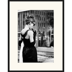 Any Image Print 'Window Shopping in Breakfast at Tiffany's' - Schilderij - Wanddecoratie - Inclusief beukenhouten lijst - Poster - 73x93cm - Zwarte lijst met Passe Partout