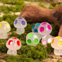 URBANJNGL - Glow in the dark - Mushrooms - Multi - ↑ 2 cm - 8 stuks