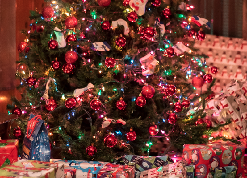 De grappigste ornamenten om in je kerstboom te hangen