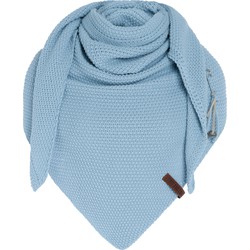 Knit Factory Coco Gebreide Omslagdoek - Driehoek Sjaal Dames - Celeste - 190x85 cm - Inclusief sierspeld