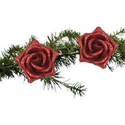 2x kerstboom decoratie bloemen/rozen op clip rood 8 cm - Kersthangers