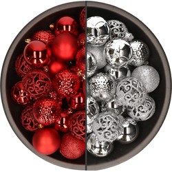 74x stuks kunststof kerstballen mix van rood en zilver 6 cm - Kerstbal