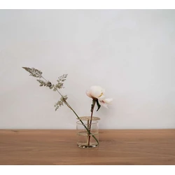 Vaas klein Ikebana | Vaas goud | Gouden vaas | Minimalistische vaas | Vaas schikken bloemen | Gaatjes vaas