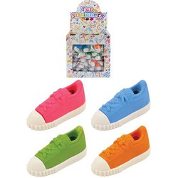 84 Stuks - Sneaker Schoenen Gummen - In Traktatiebox - Uitdeelcadeautjes - Gum - Gom - Traktatie voor kinderen - Jongens - Meisjes