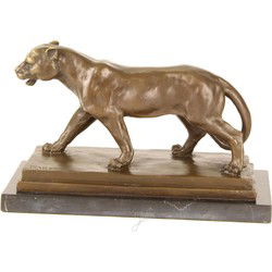 A BRONZE SCULPTURE OF A LIONESS