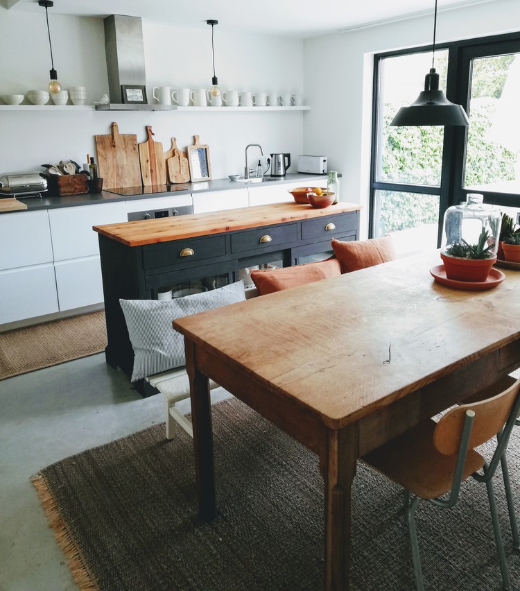 houten-tafel-serveerplank-keuken