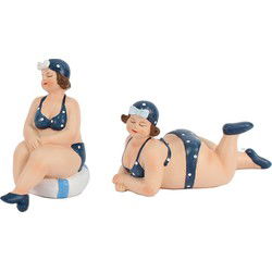 Woonkamer decoratie beeldjes 2 dikke dames - donkerblauw badpak - 11 cm - Beeldjes