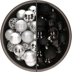 74x stuks kunststof kerstballen mix zilver en zwart 6 cm - Kerstbal
