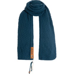 Knit Factory Luna Gebreide Sjaal Dames & Heren - Colsjaal - Omslagdoek - Petrol - 200x50 cm - Inclusief sierspeld