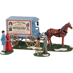 Traveling photographer wagon, set of 3