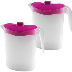 Waterkan/sapkan met deksel in roze - 2x - 1,5L - kunststof - Schenkkannen