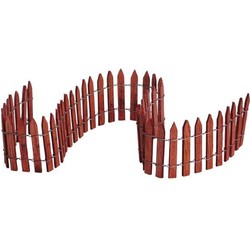 18 wired wooden fence