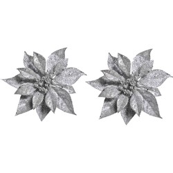 2x Kerstversieringen kerststerren bloemen zilver op clip - Kersthangers